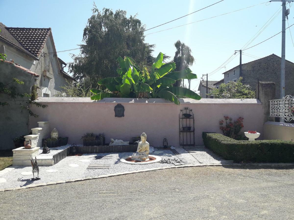 Les Quatre Saisons Villa Saint-Angeau Dış mekan fotoğraf